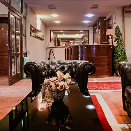 ホテル Pahuljica 4*