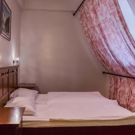 Отель Pahuljica 4*