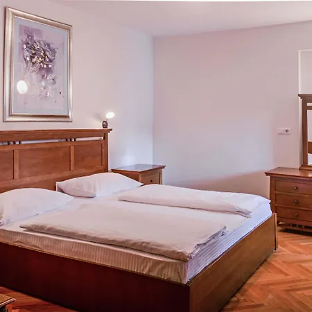 Отель Pahuljica 4*