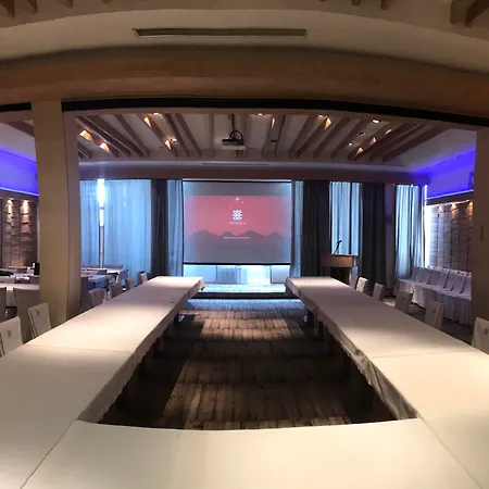 帕湖里加酒店 酒店 4*