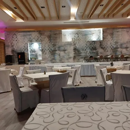 帕湖里加酒店 酒店 4*