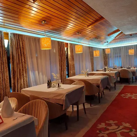 ホテル Pahuljica ヴラシチ